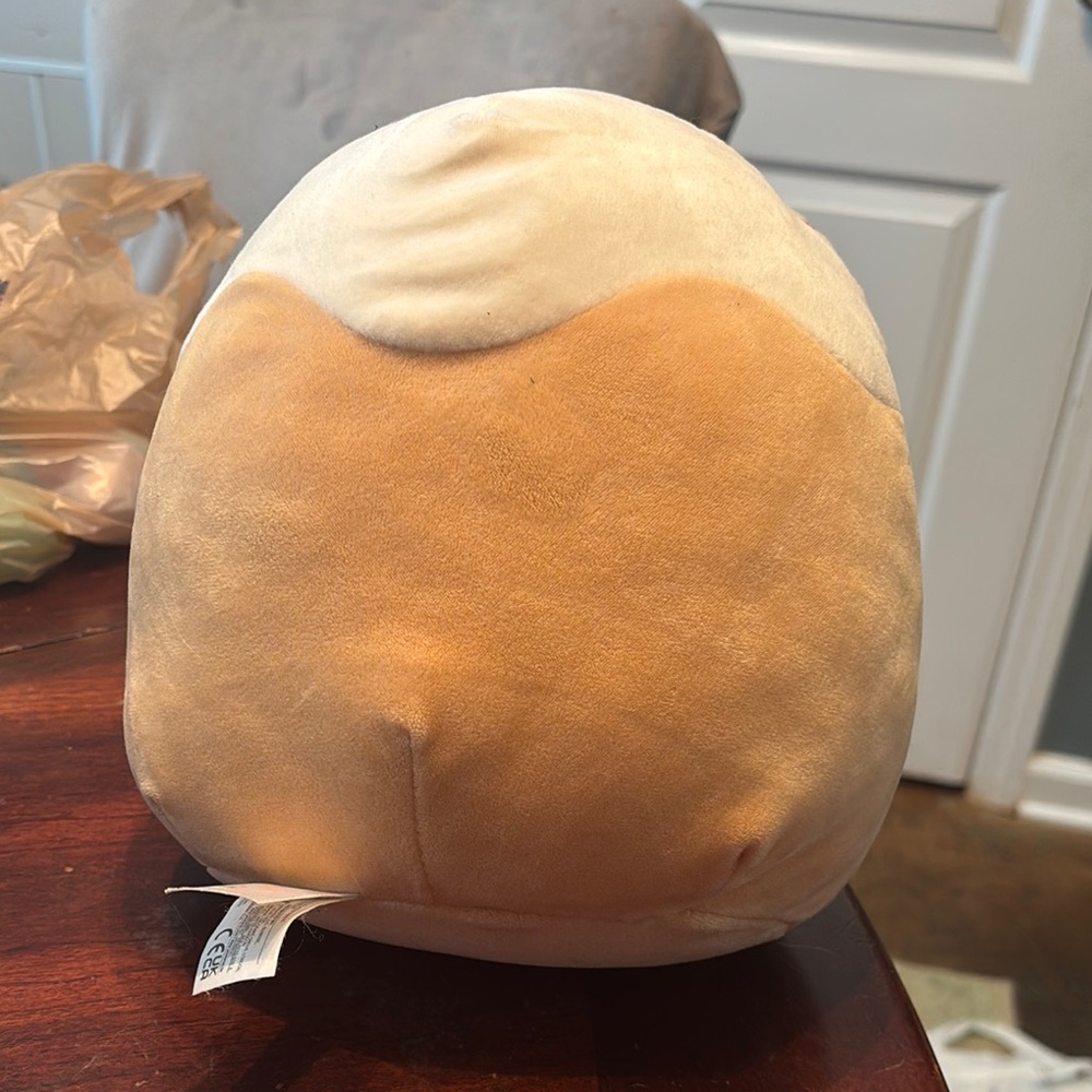 Squishmallows 8-inch Plush Chanel (Cinnamon Roll) Valentines 2023 squad preloved - Picture 2 of 3